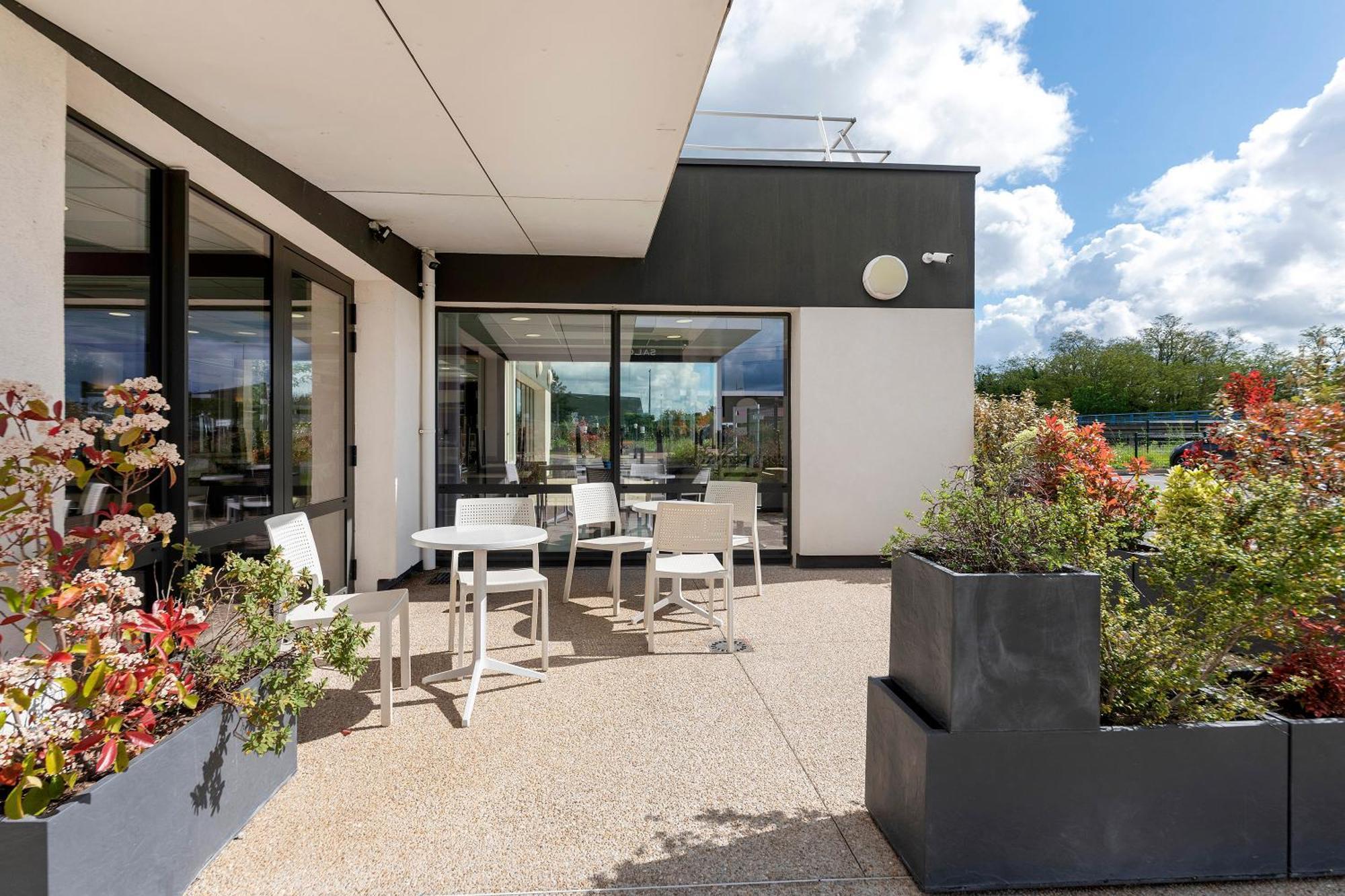 Ace Hotel Paris Sud Villabe Bagian luar foto