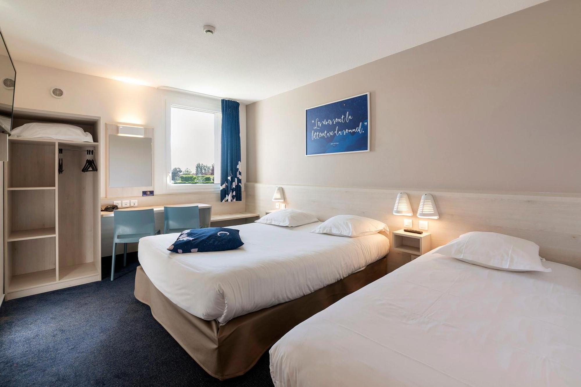 Ace Hotel Paris Sud Villabe Bagian luar foto