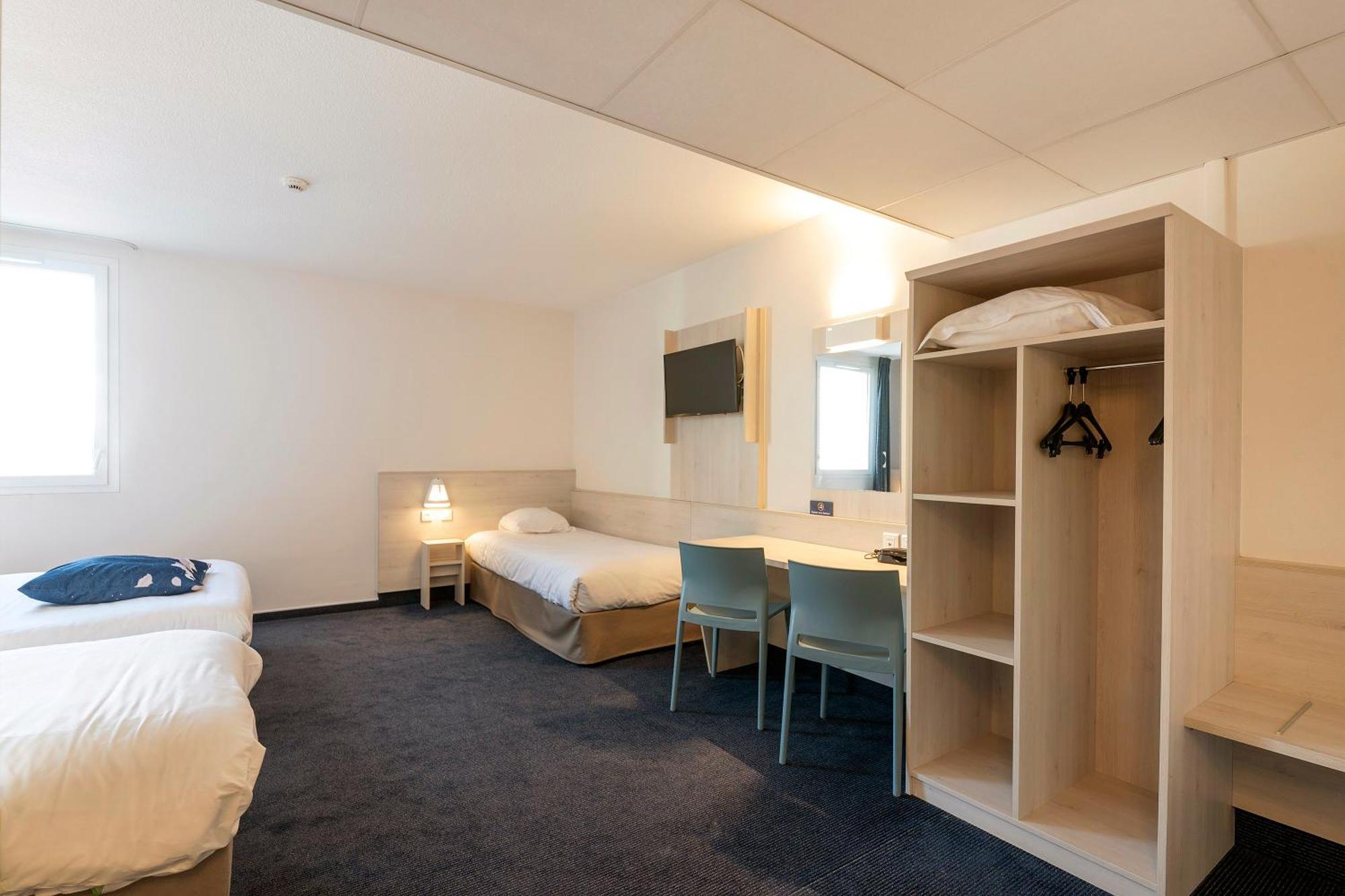 Ace Hotel Paris Sud Villabe Bagian luar foto