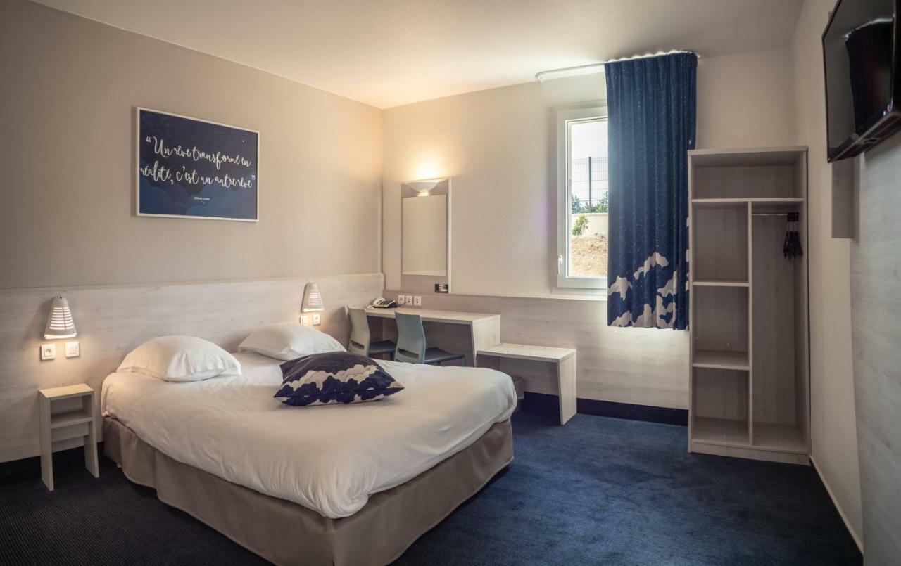 Ace Hotel Paris Sud Villabe Bagian luar foto