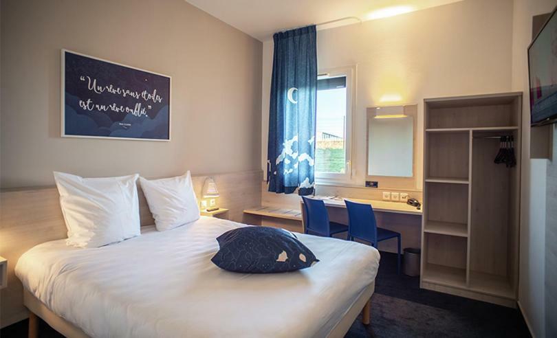 Ace Hotel Paris Sud Villabe Bagian luar foto