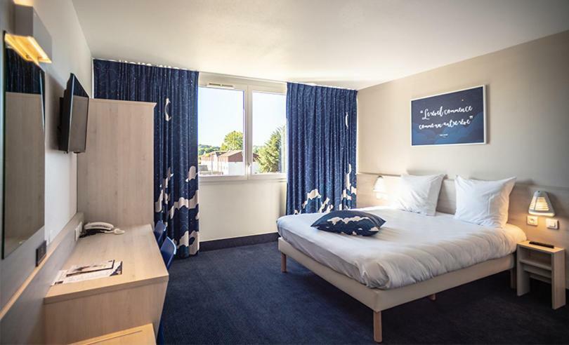 Ace Hotel Paris Sud Villabe Bagian luar foto